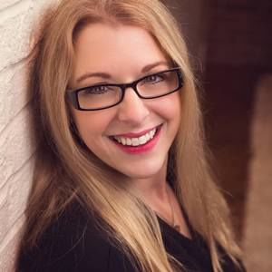 Meet your Posher, Hilary